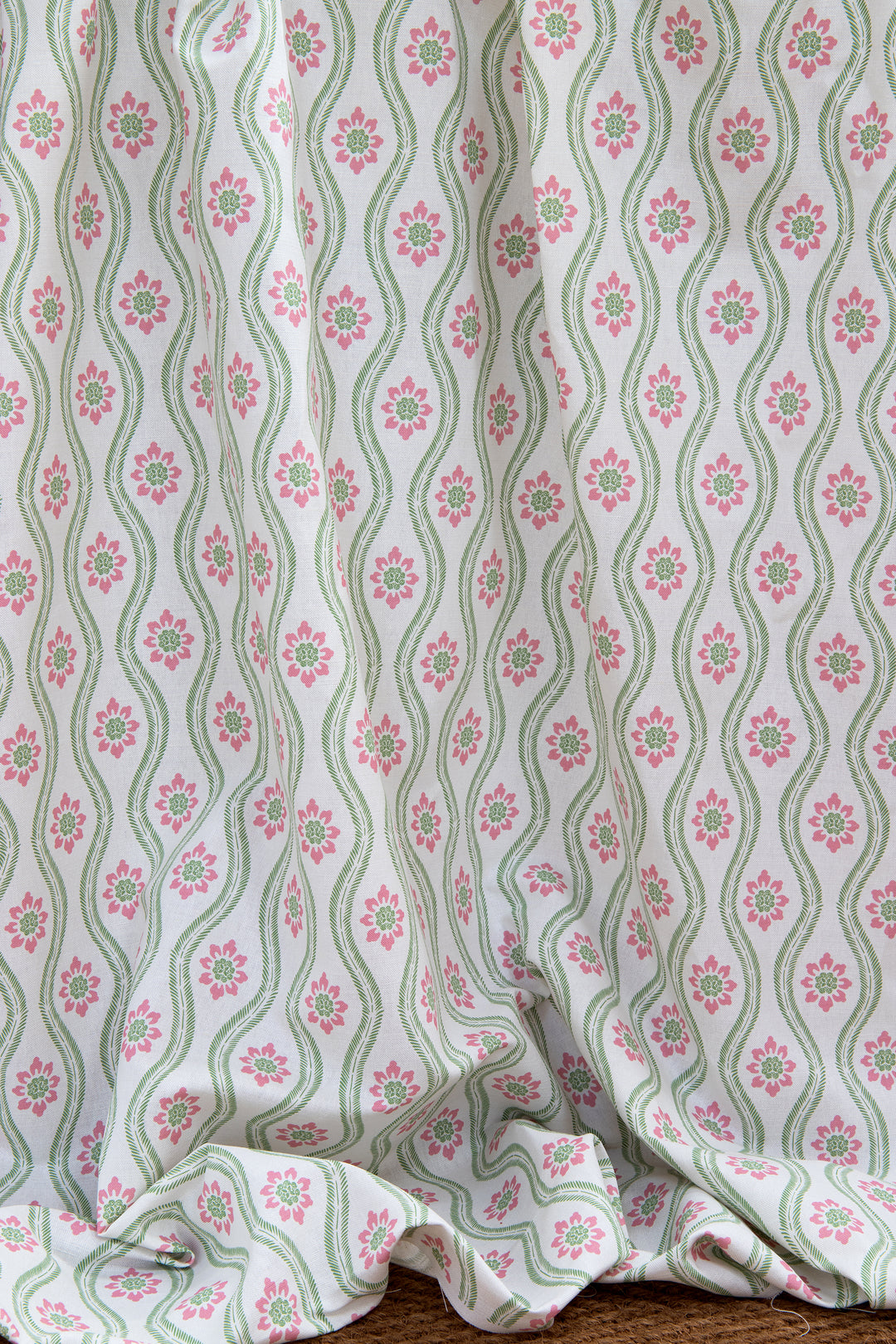 Phoebe pinky green
