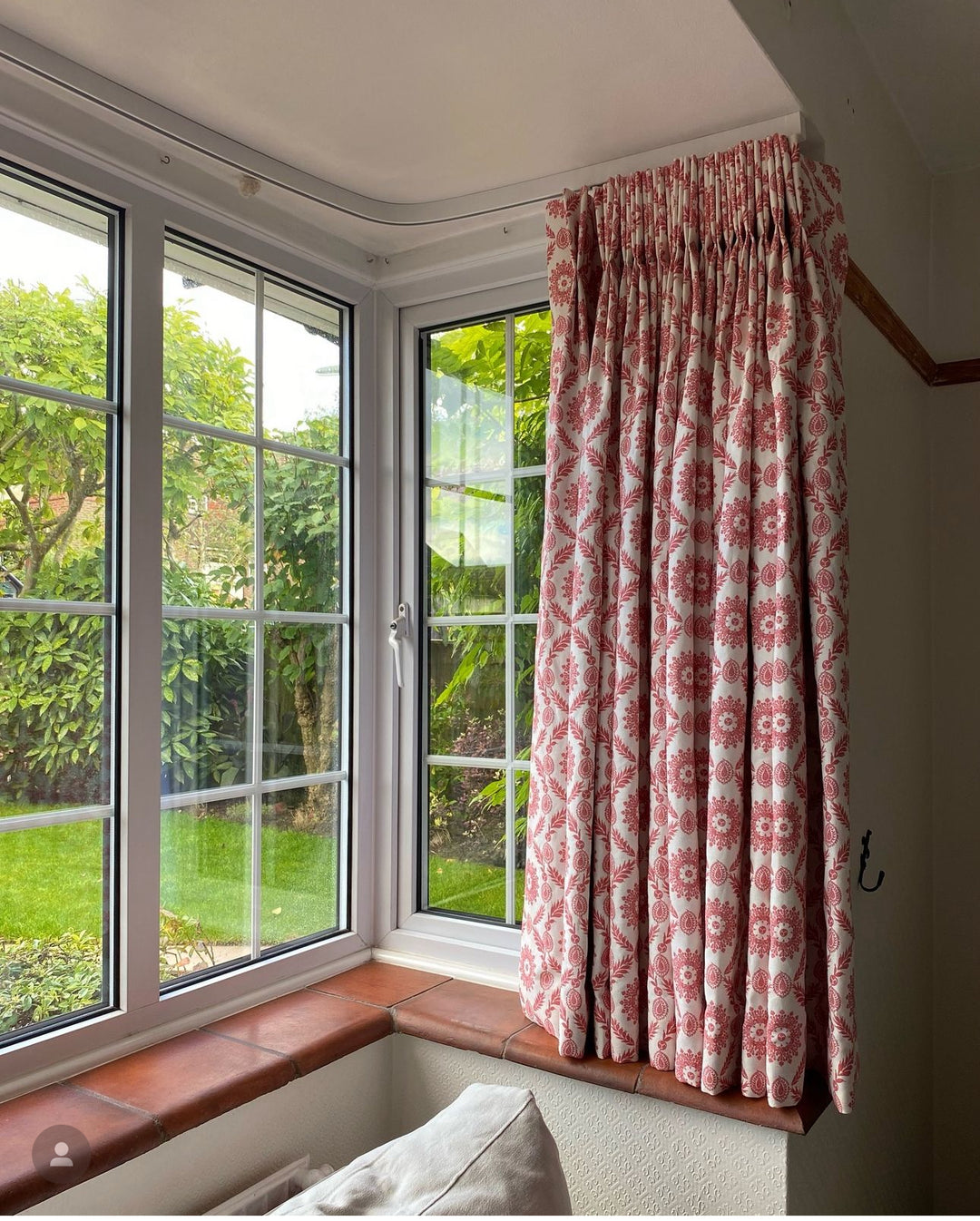 Rosie open red curtains by Sophie Sews