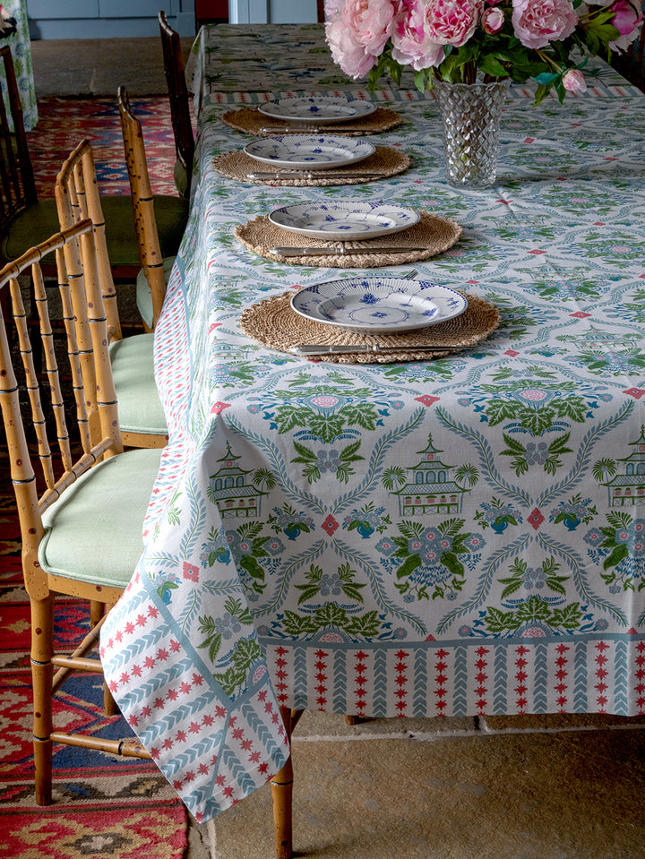 Alice tablecloth and napkins