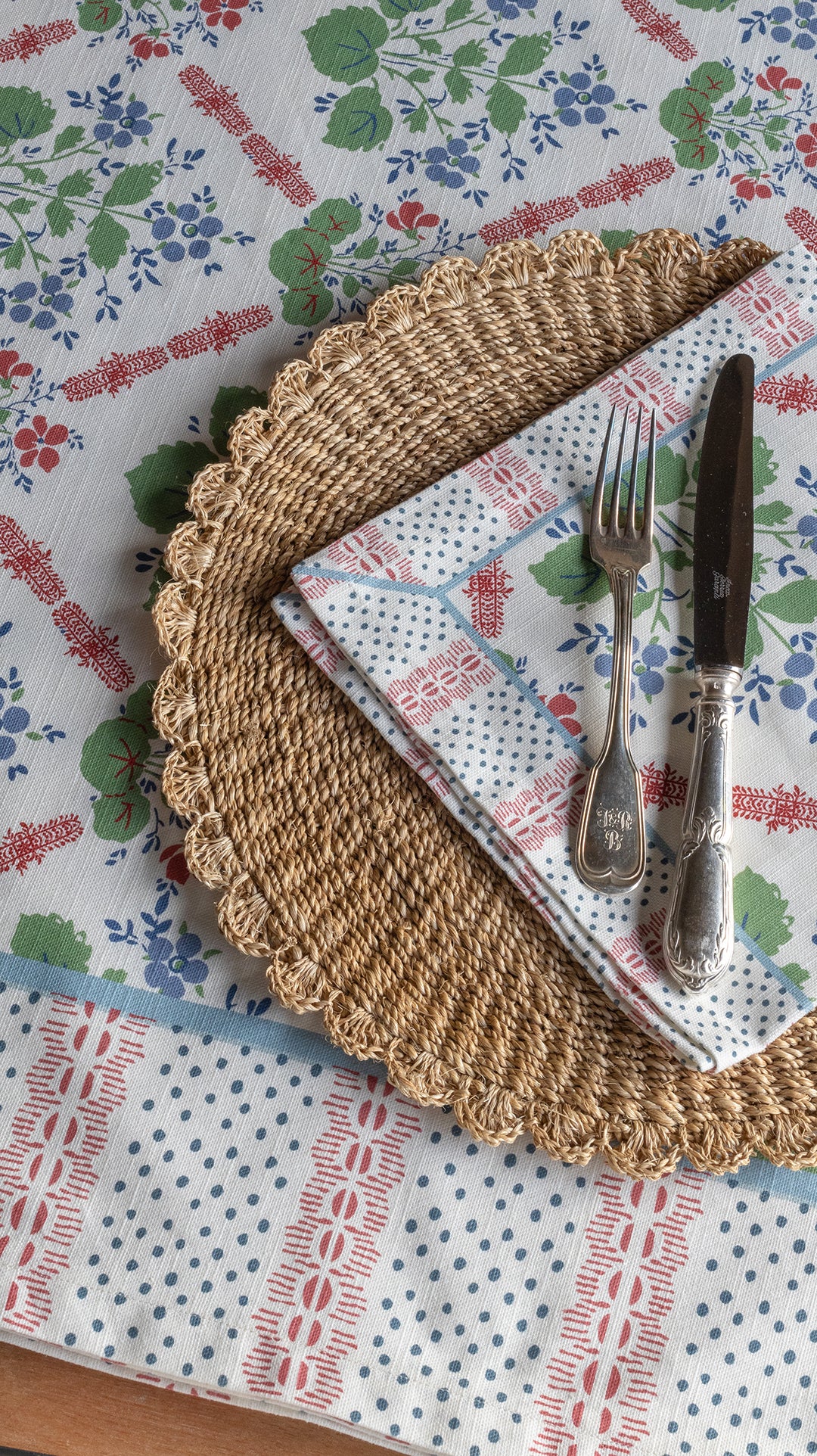 Elizabeth tablecloth and napkins