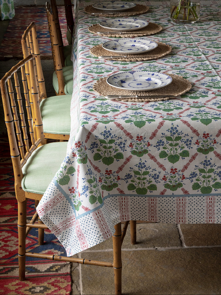 Elizabeth tablecloth and napkins