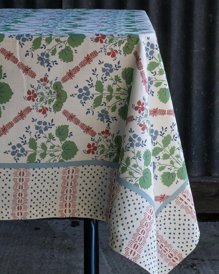 Elizabeth tablecloth and napkins