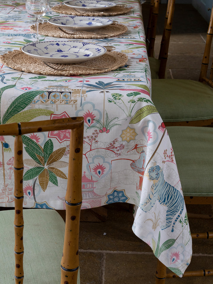 Tiger tablecloth and napkins