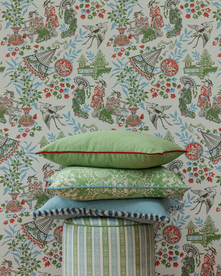 Oriental Gals green wallpaper