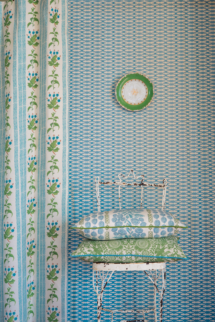 Knot blue wallpaper