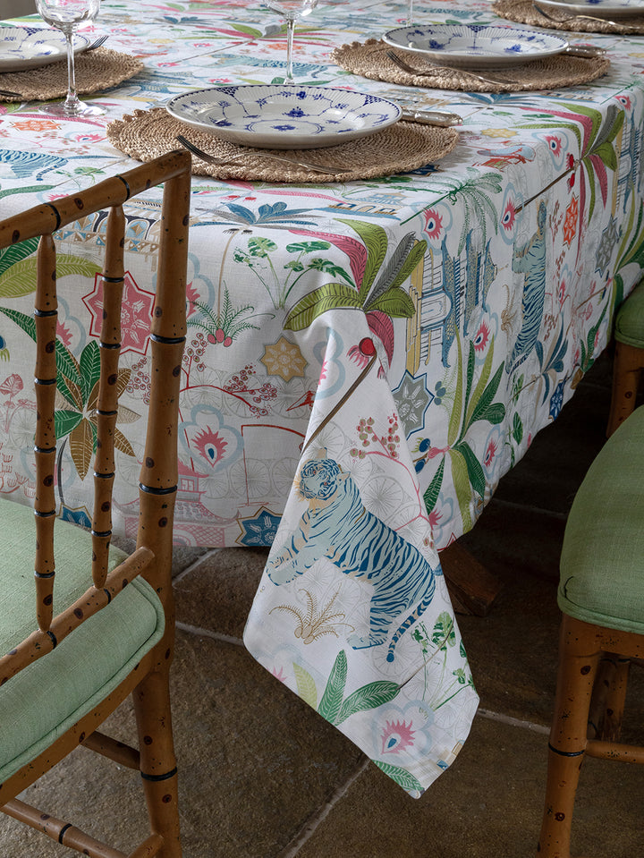 Tiger tablecloth and napkins