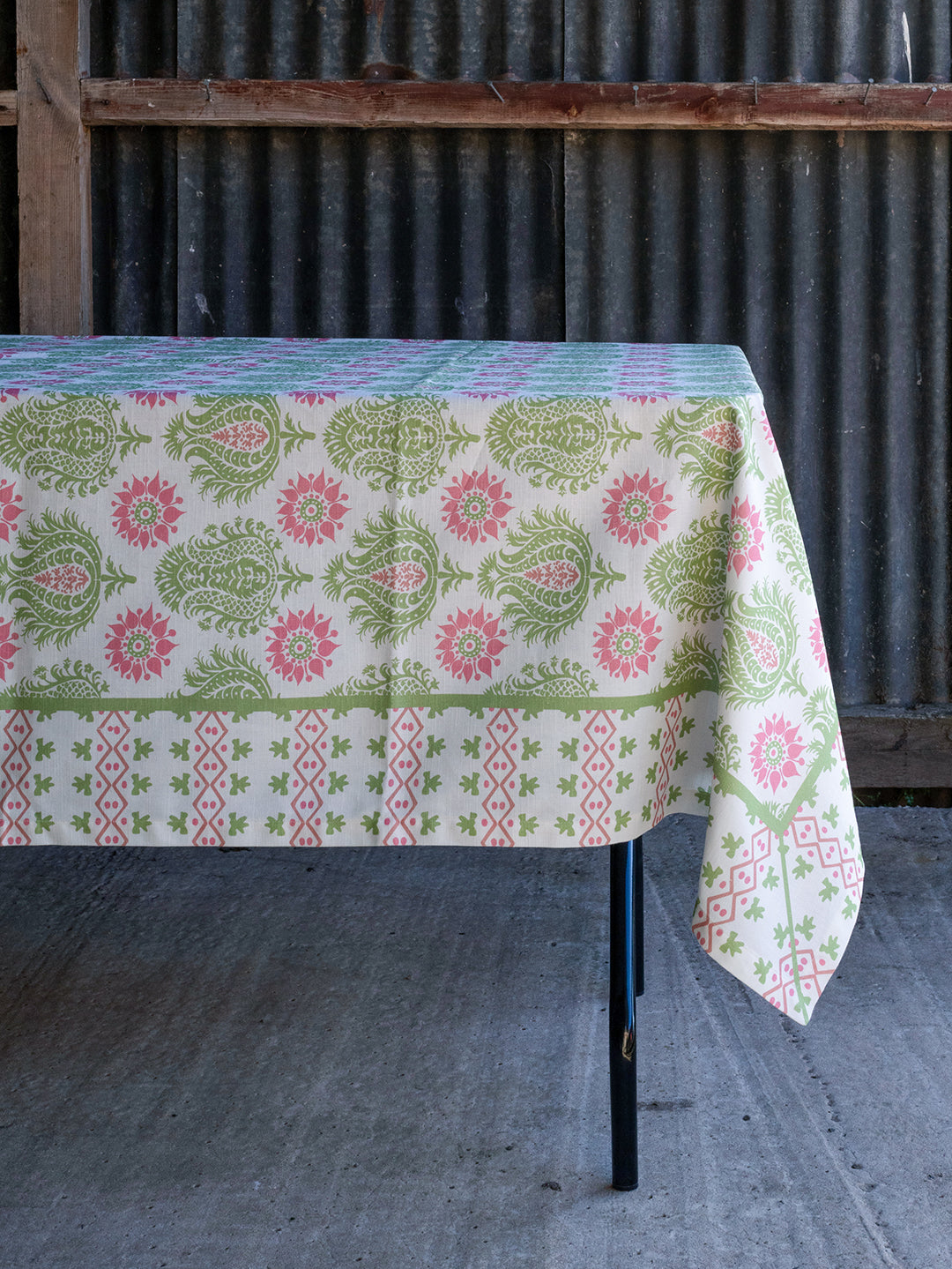 Sharanshar tablecloth and napkins